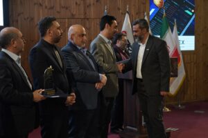 جایزه سامان اکسپرس در پنجمین اجلاس صد واحد مشتری مدار